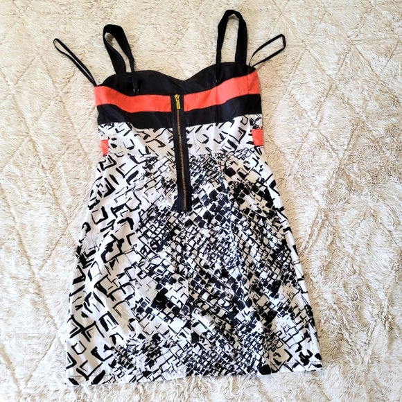 Vintage Guess Dress. SIZE M. - Picture 3 of 3